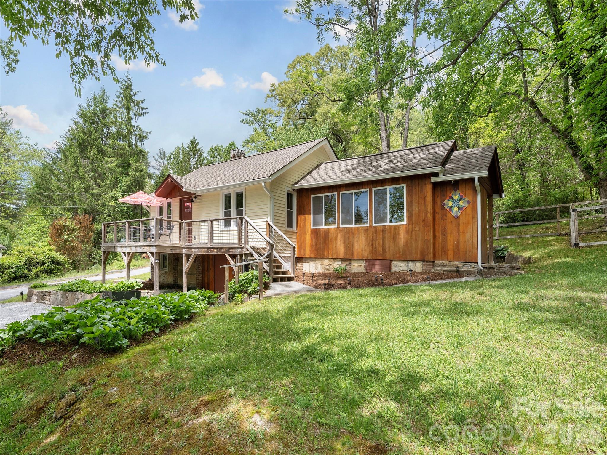 811 Miami Terrace Hendersonville NC 28791