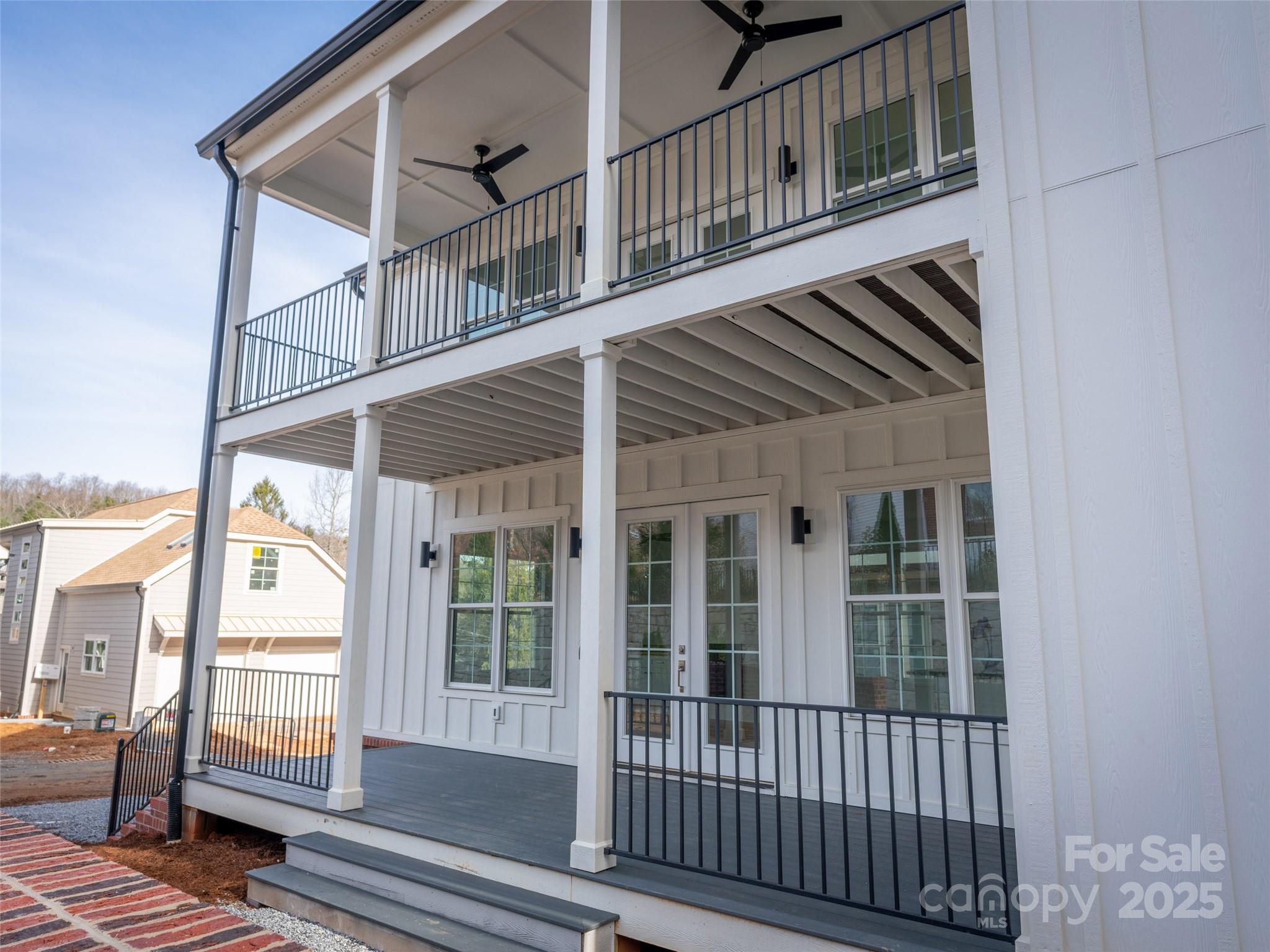 24 Skyvue Court Saluda NC 28773