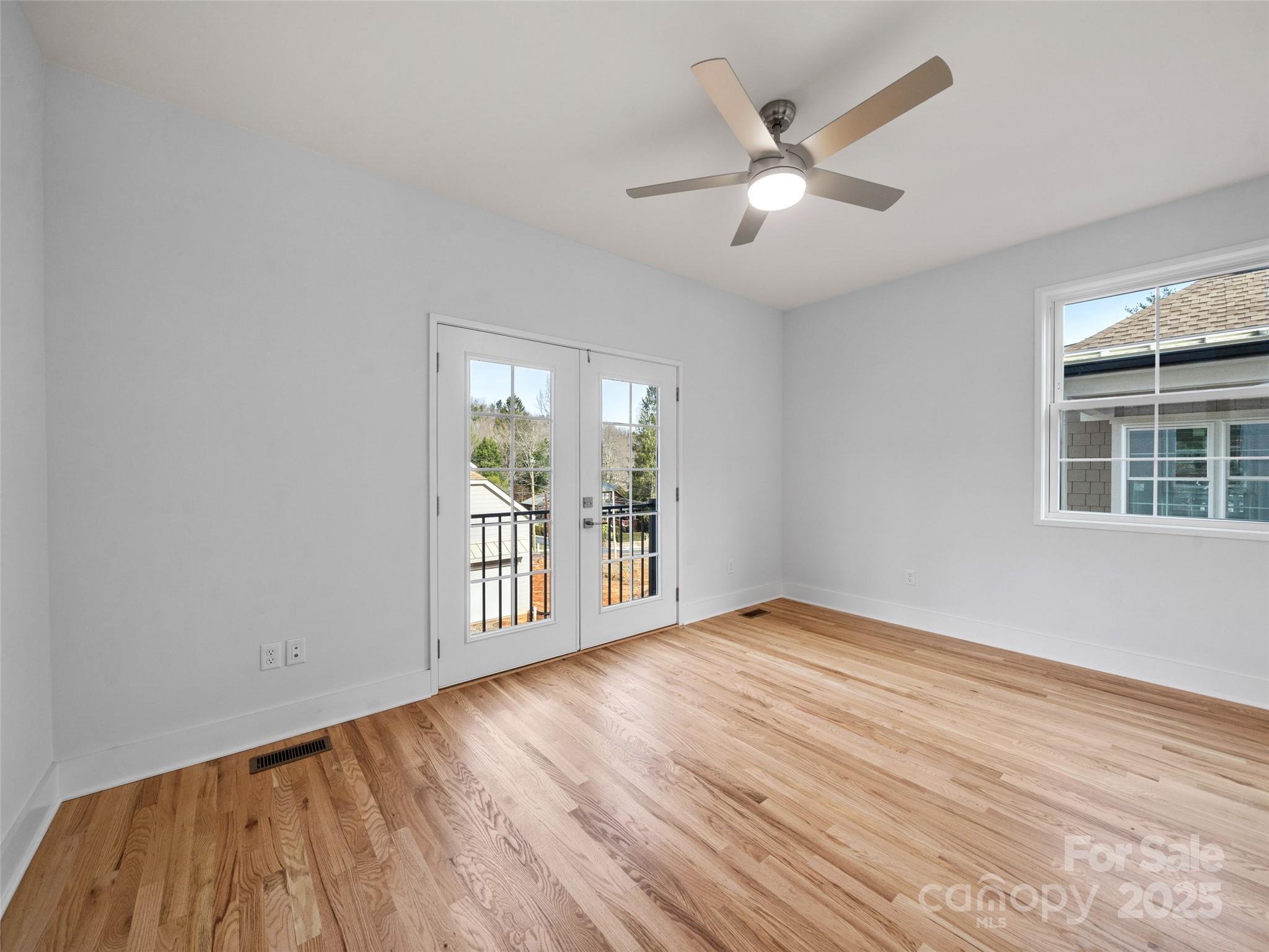 24 Skyvue Court Saluda NC 28773