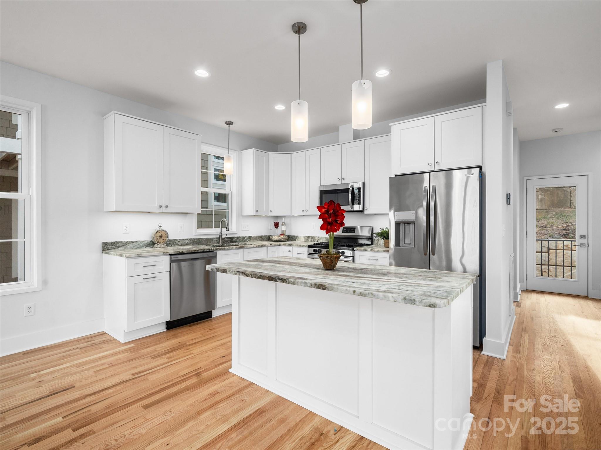 24 Skyvue Court Saluda NC 28773