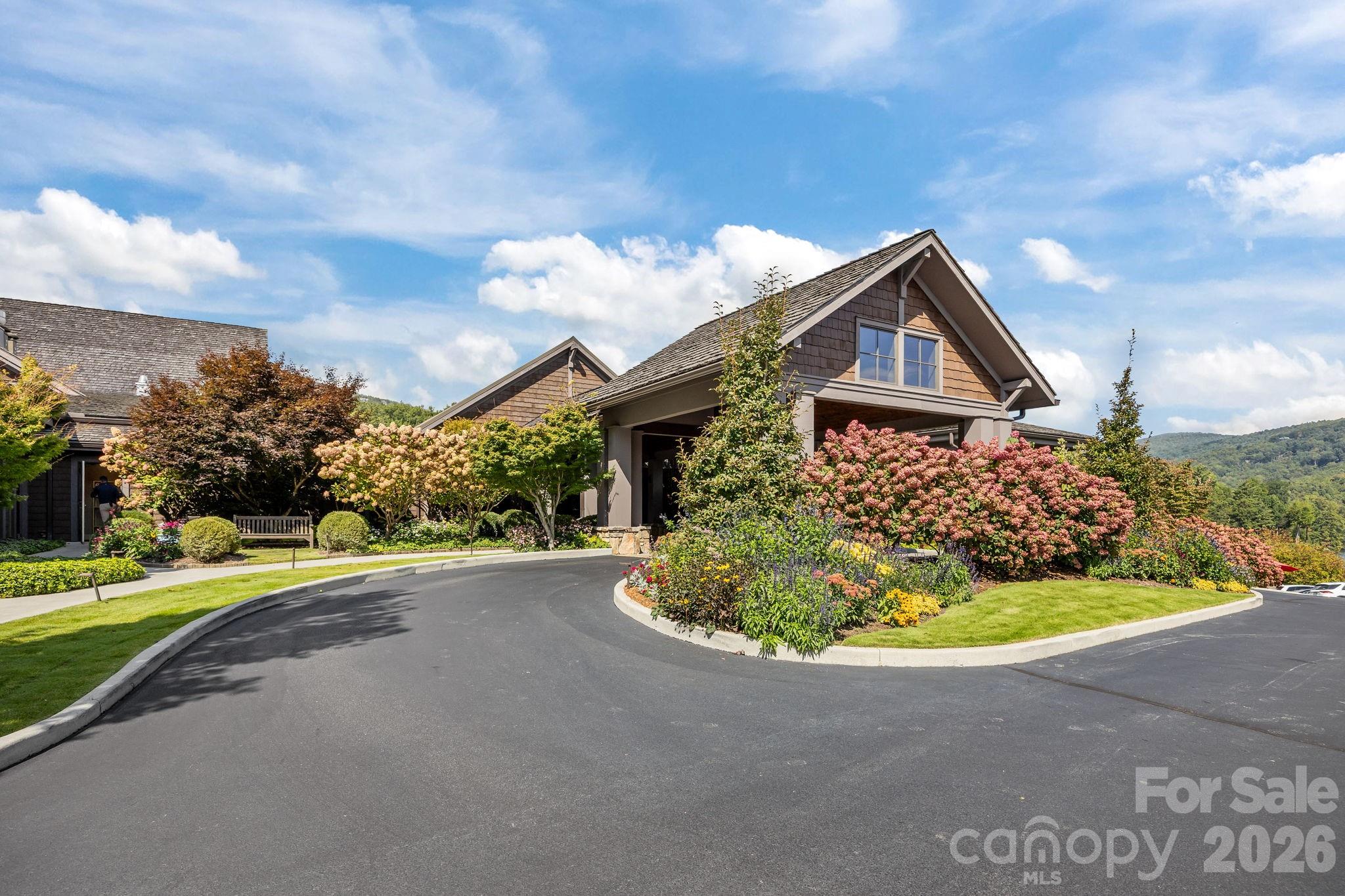 95 Cardinal Trace Lake Toxaway NC 28747