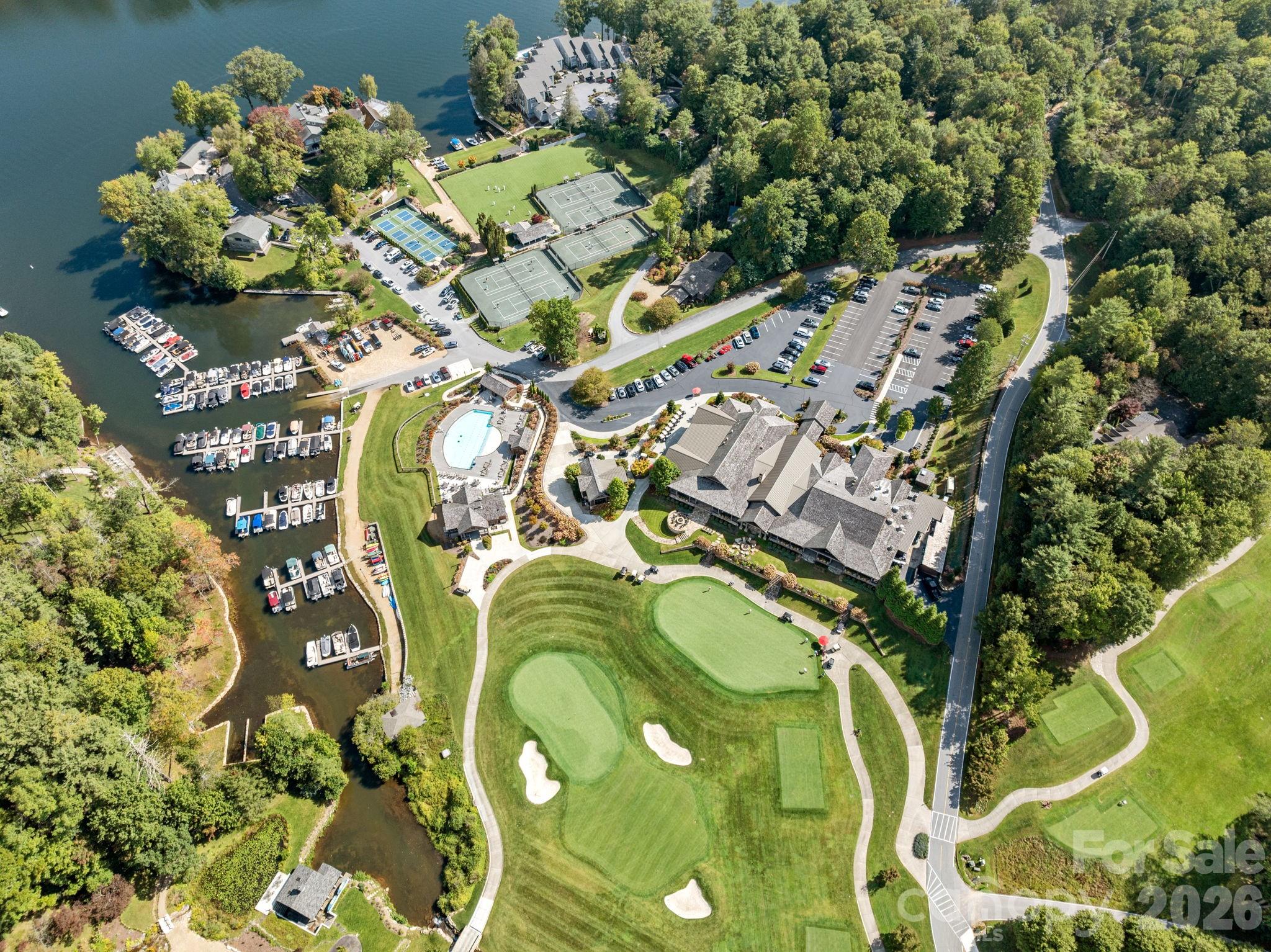 95 Cardinal Trace Lake Toxaway NC 28747