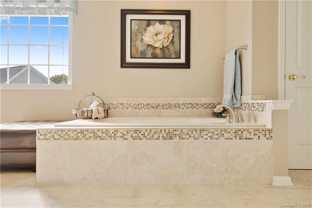 10530 Nimue Court Charlotte NC 28277