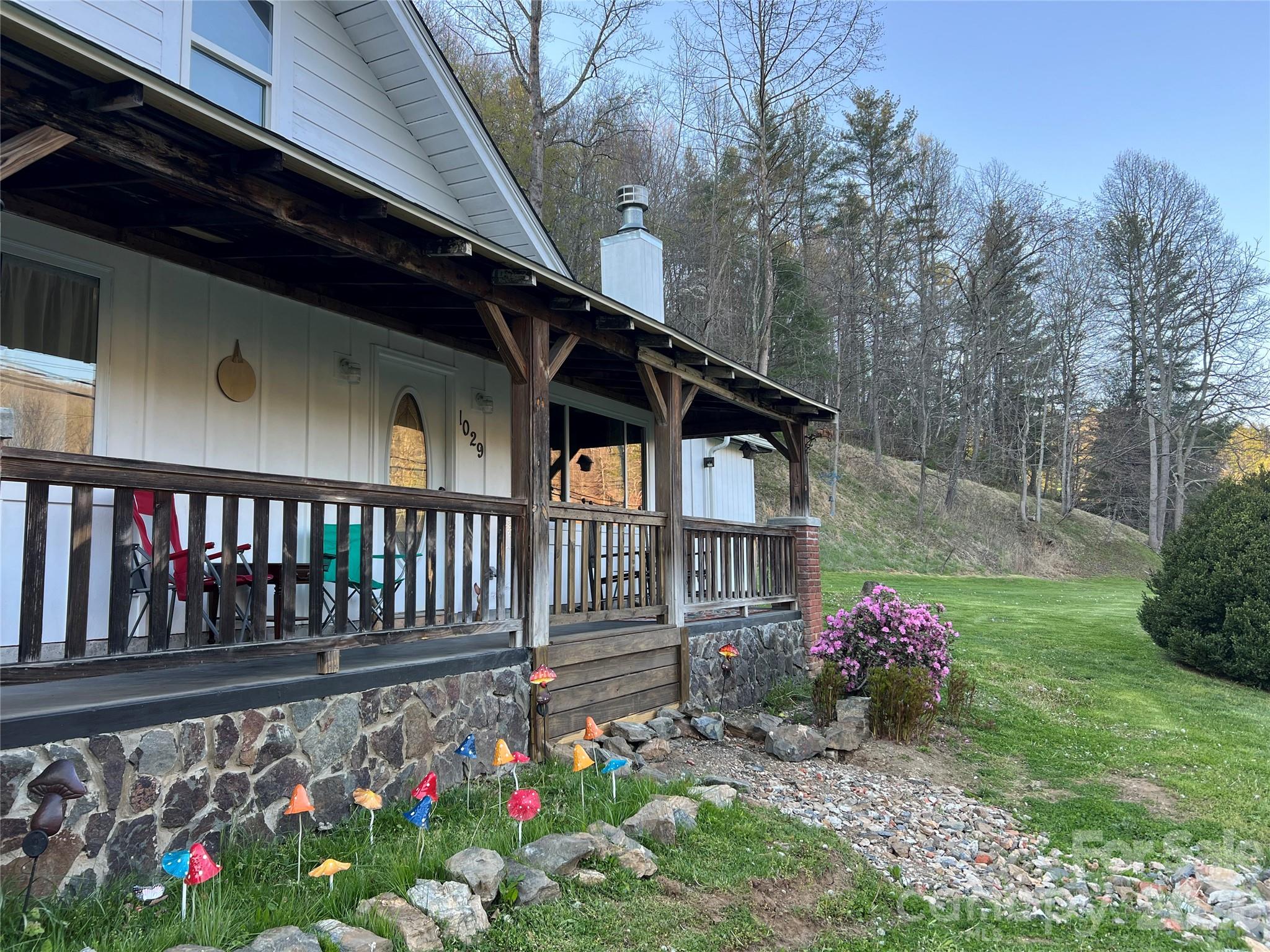 1029 Jacks Creek Road Burnsville NC 28714