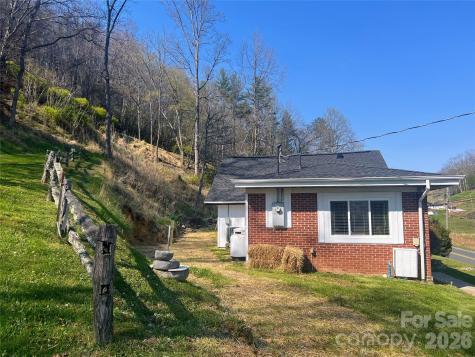 1029 Jacks Creek Road Burnsville NC 28714