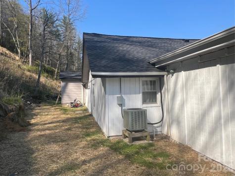 1029 Jacks Creek Road Burnsville NC 28714