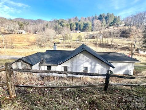 1029 Jacks Creek Road Burnsville NC 28714