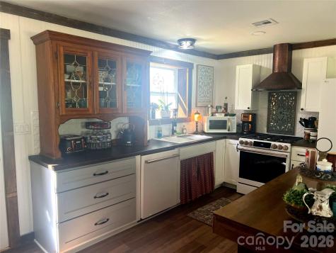 1029 Jacks Creek Road Burnsville NC 28714