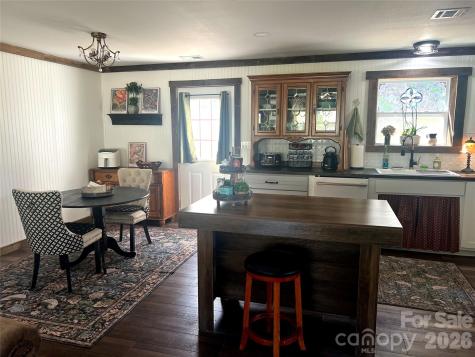 1029 Jacks Creek Road Burnsville NC 28714