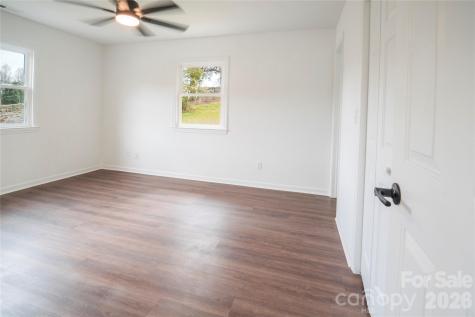 106 Shelly Drive Hendersonville NC 28792