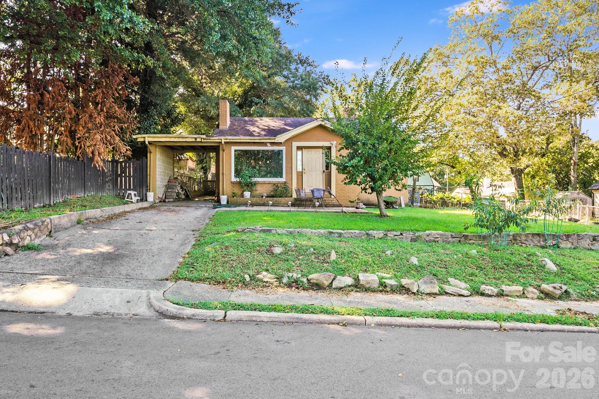 809 W Mauney Avenue Gastonia NC 28052