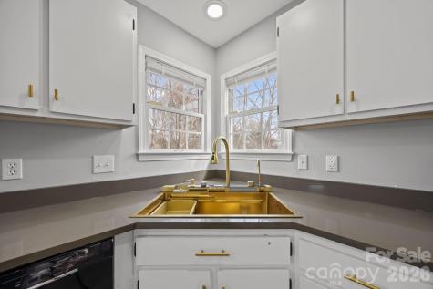 23 Westmont Drive Asheville NC 28806