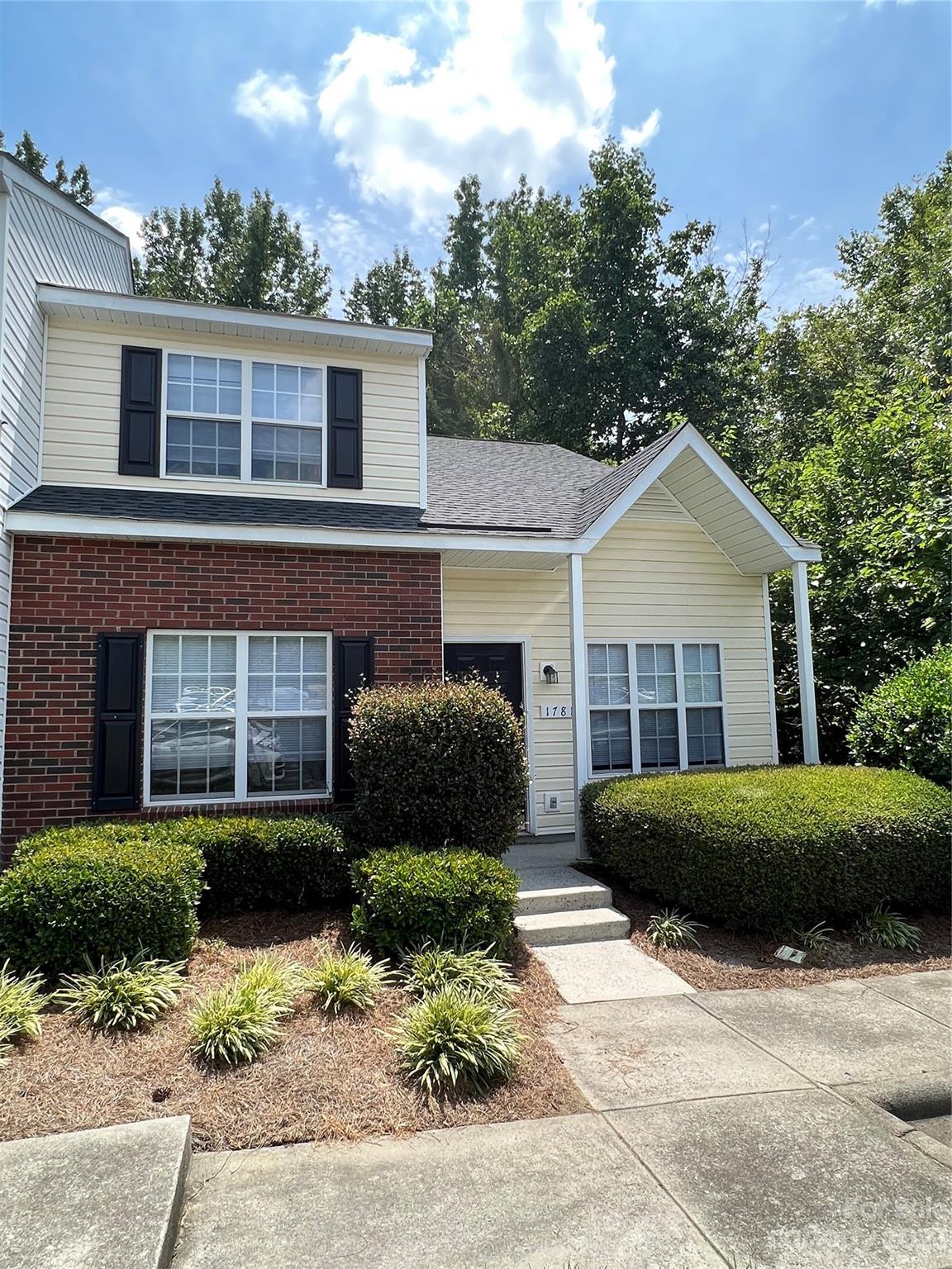 1781 Forest Side Lane Charlotte NC 28213