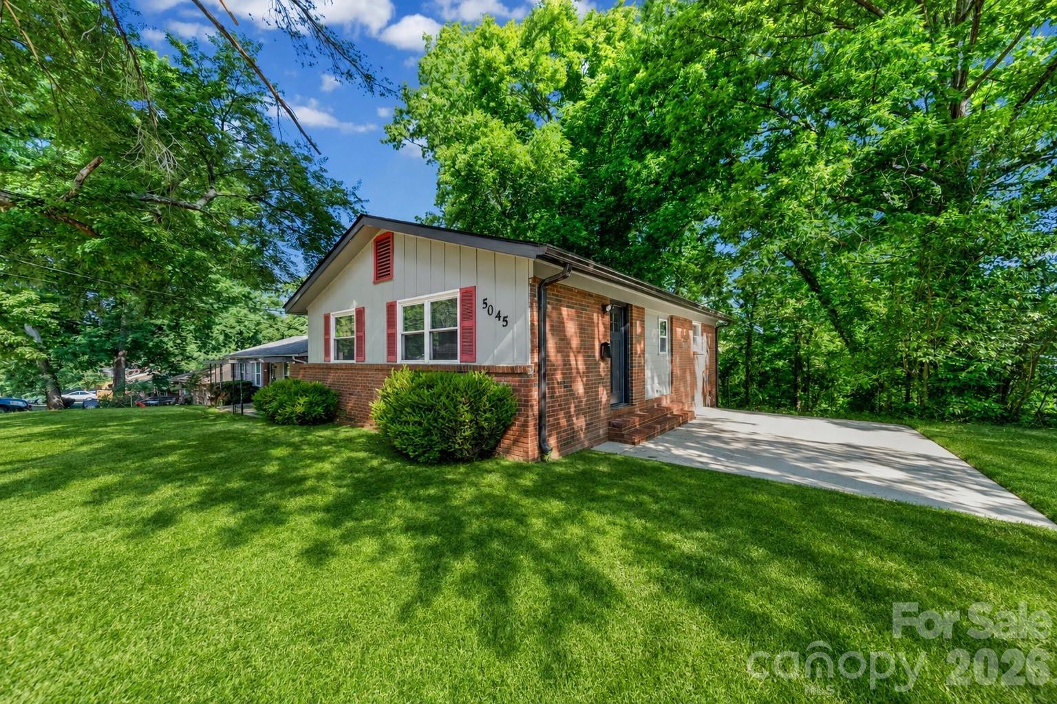 5045 Curtiswood Drive Charlotte NC 28213