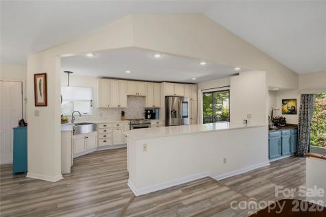 109 Clubwood Court Asheville NC 28803