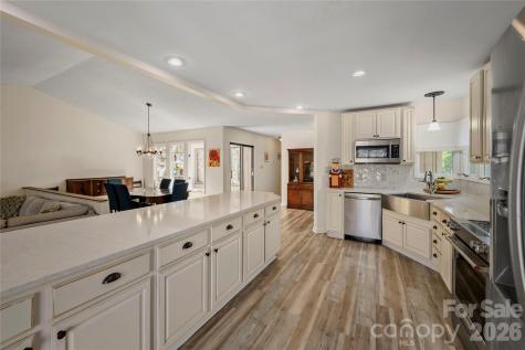 109 Clubwood Court Asheville NC 28803