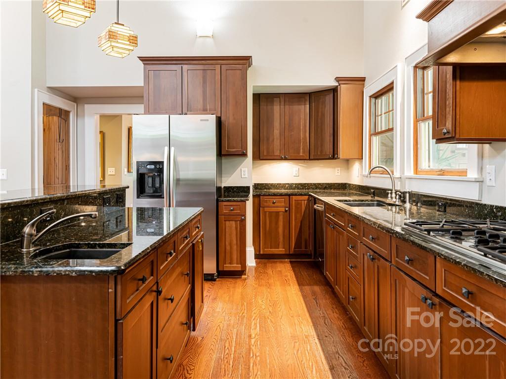 5 Inglewood Road Asheville NC 28804