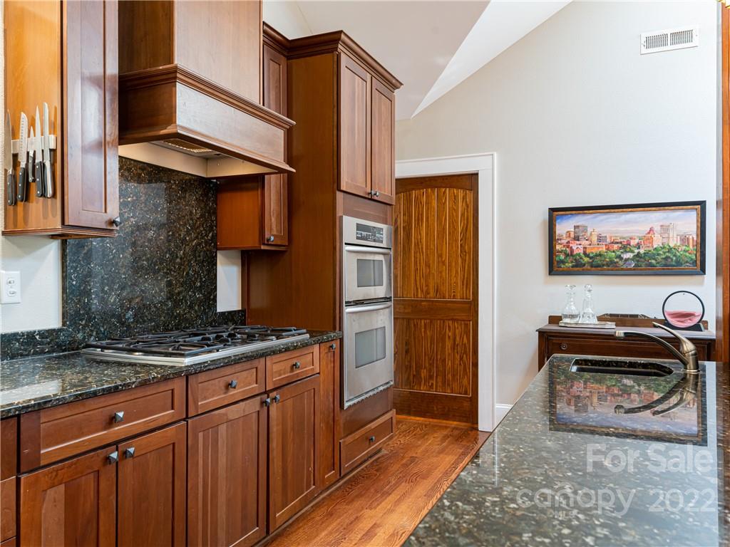 5 Inglewood Road Asheville NC 28804