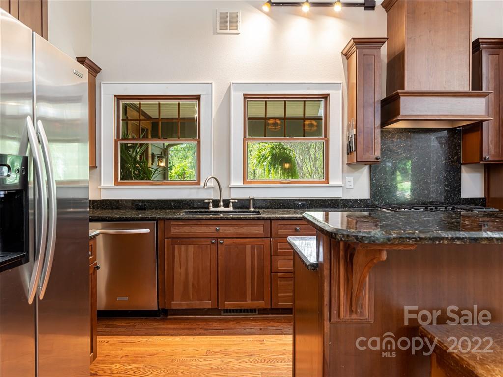 5 Inglewood Road Asheville NC 28804
