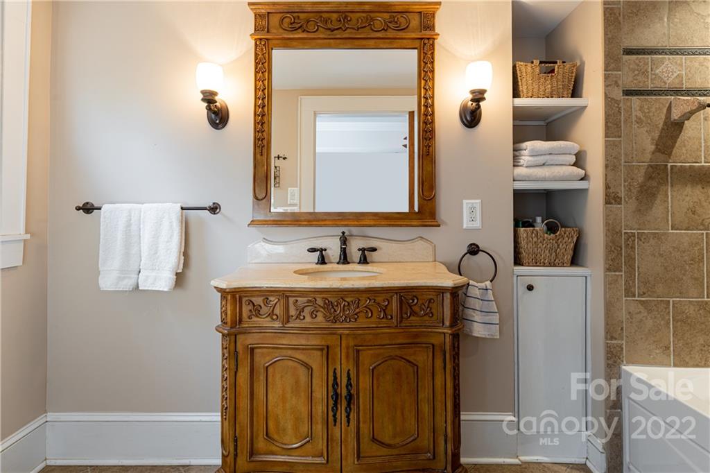 5 Inglewood Road Asheville NC 28804