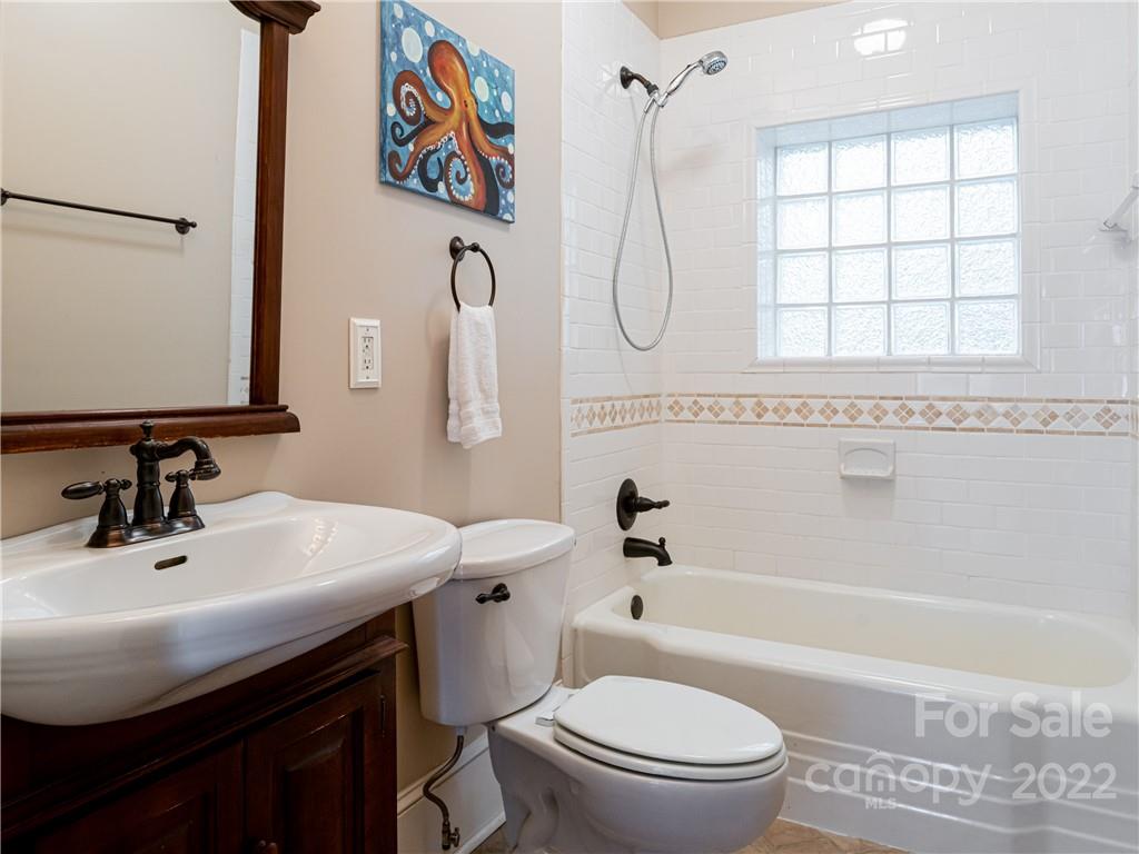 5 Inglewood Road Asheville NC 28804