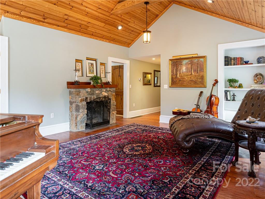 5 Inglewood Road Asheville NC 28804