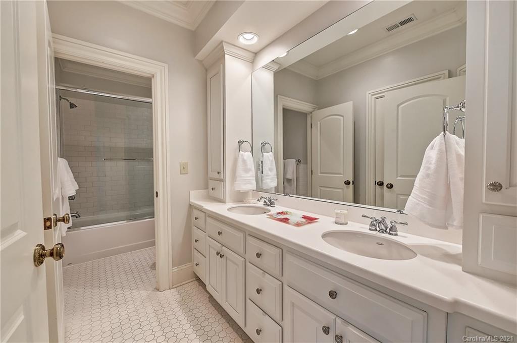 2450 Red Fox Trail Charlotte NC 28211