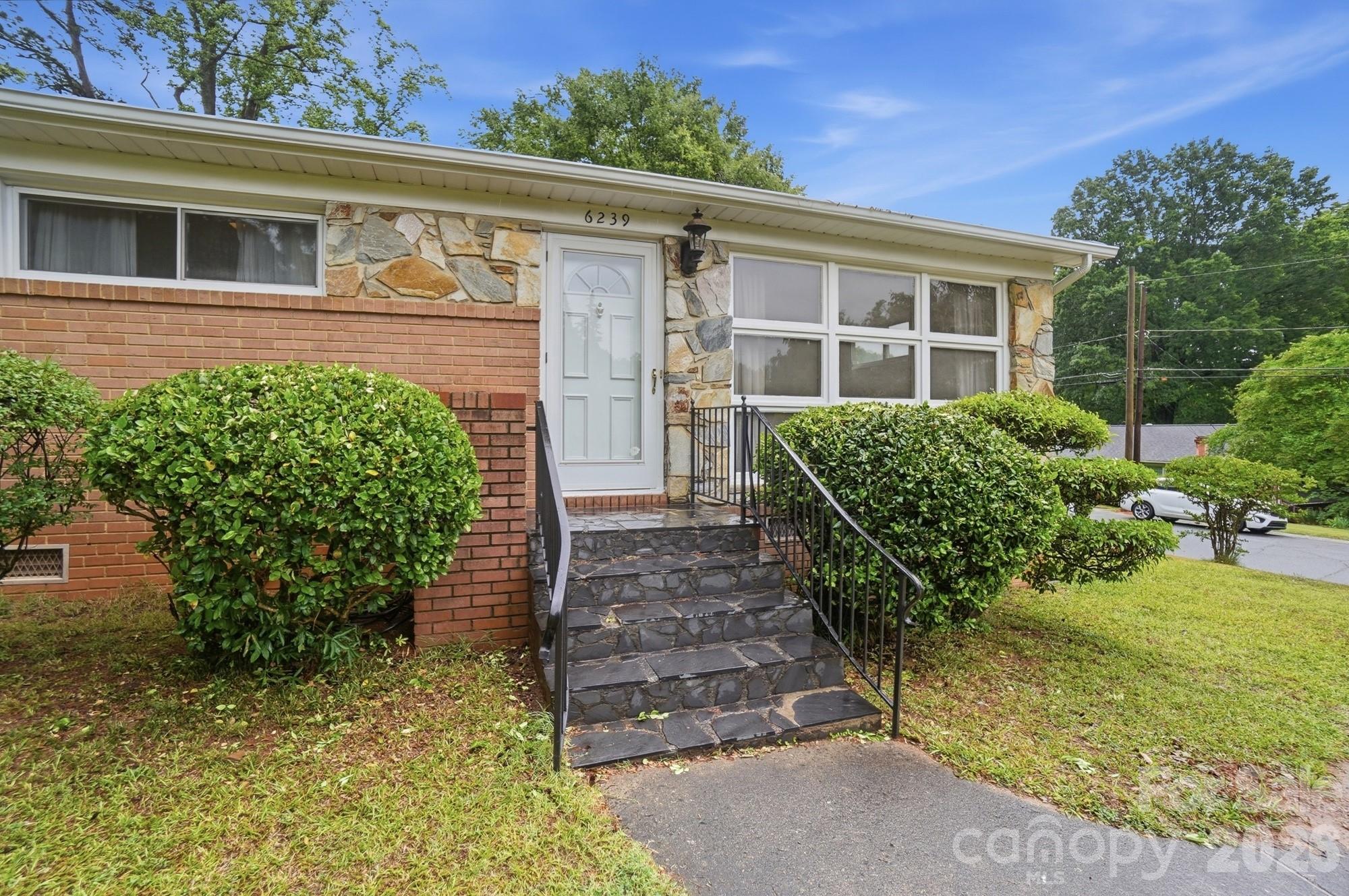 6239 Netherwood Drive Charlotte NC 28210