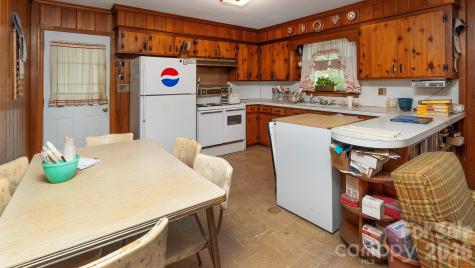 3008 Oakwood Drive Charlotte NC 28269
