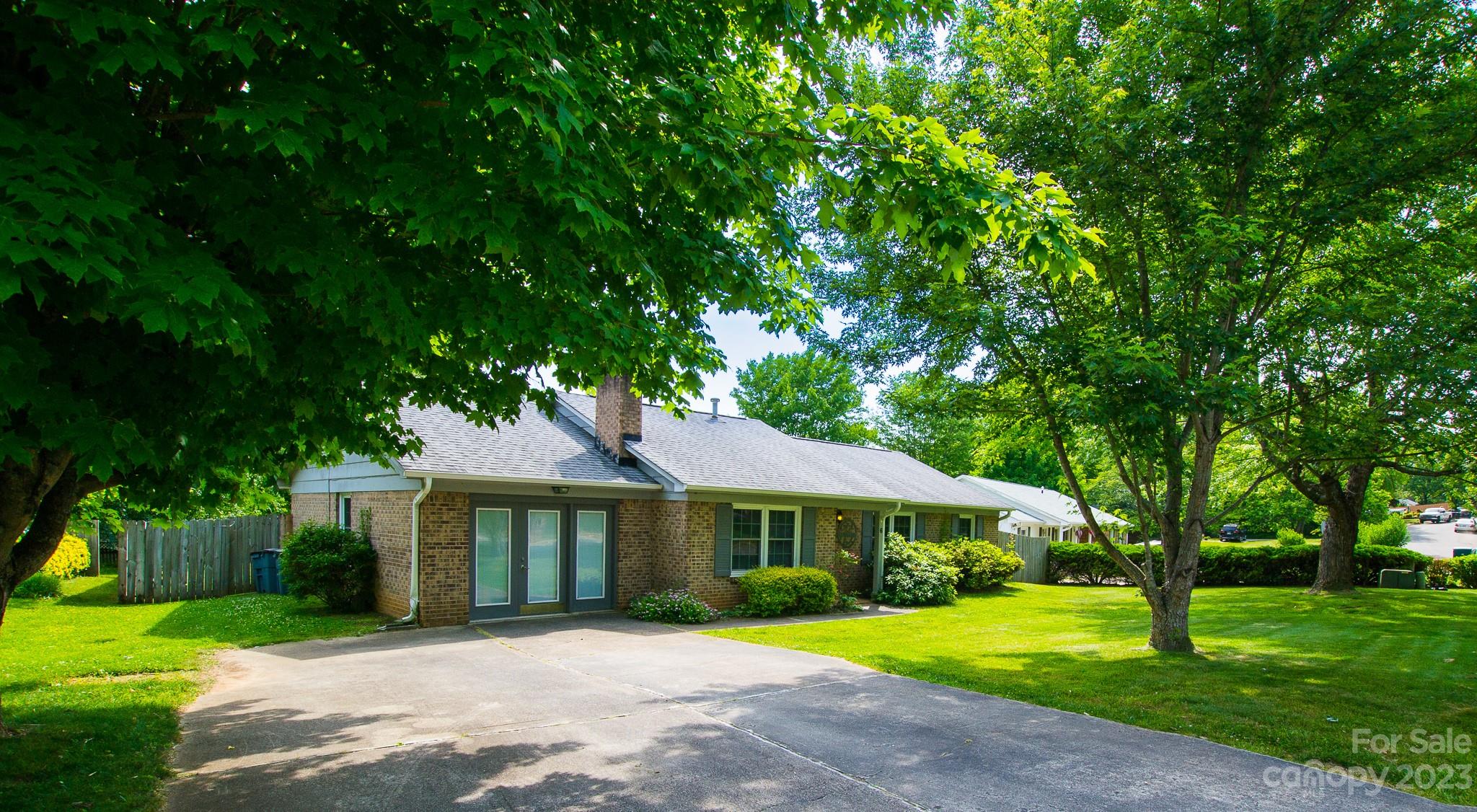 6 Knoll Ridge Drive Asheville NC 28804