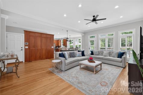 3100 Lakewood Edge Drive Charlotte NC 28269