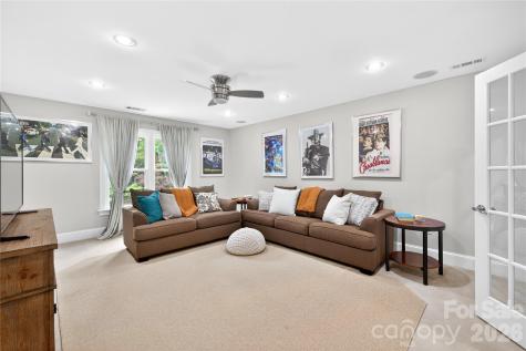 3100 Lakewood Edge Drive Charlotte NC 28269