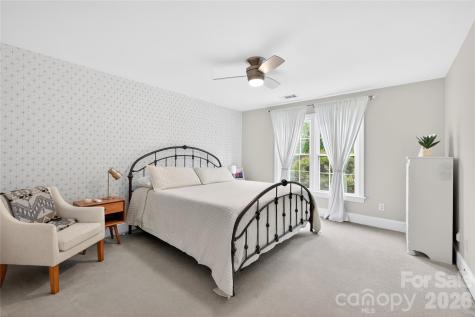 3100 Lakewood Edge Drive Charlotte NC 28269