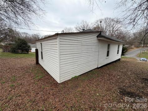2037 S Pine Drive Gastonia NC 28054