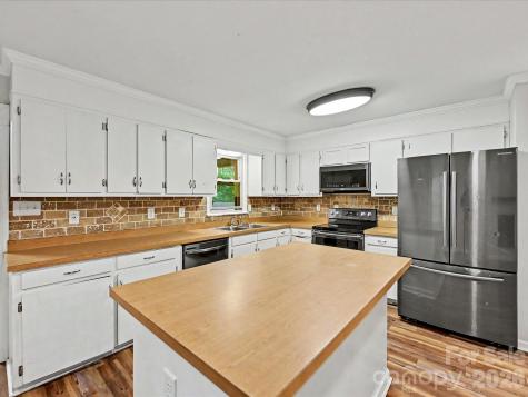 1123 S Forest Hills School Road Marshville NC 28103
