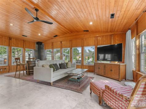 505 N Country Club Road Brevard NC 28712