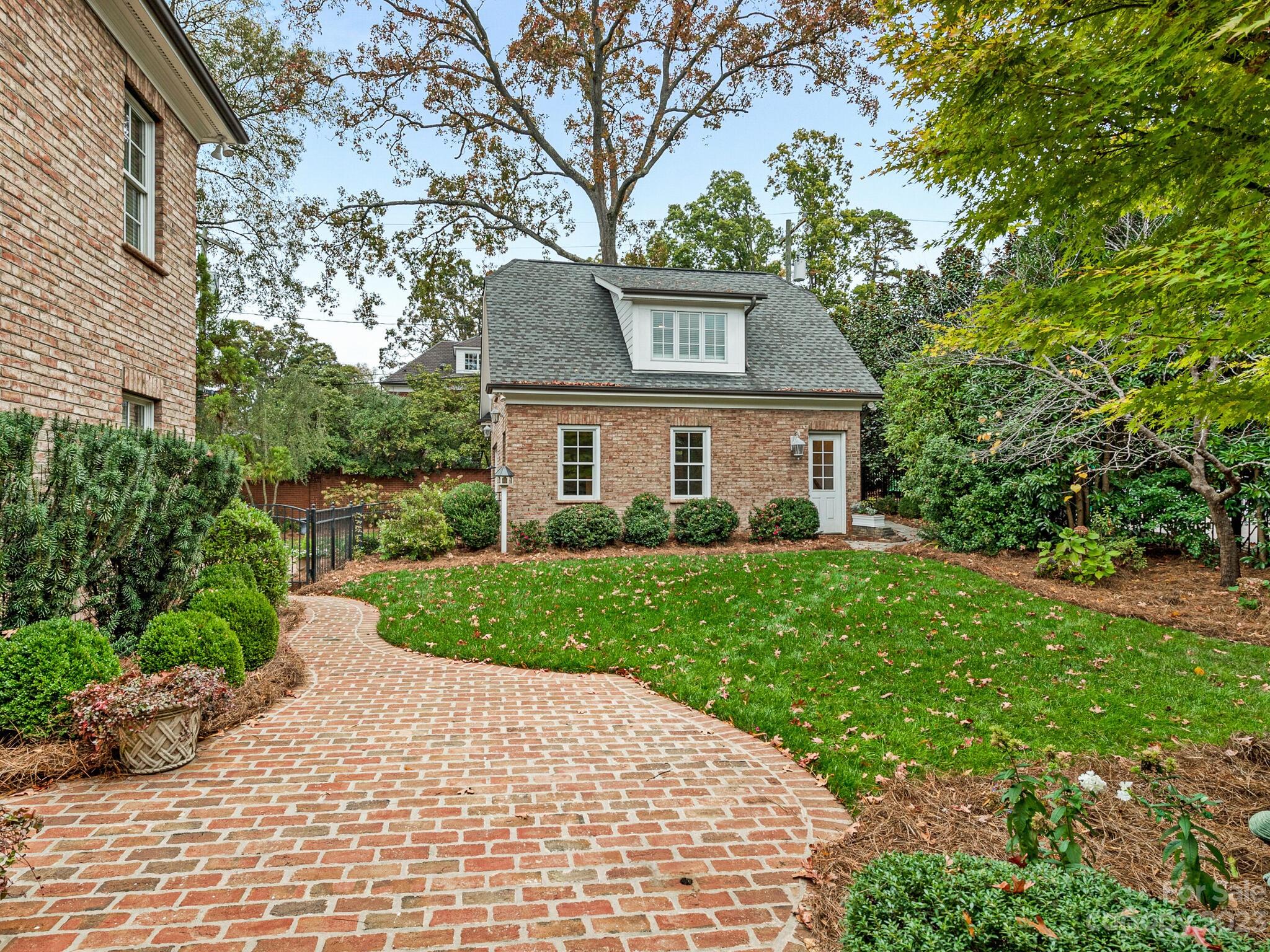 1119 Bolling Road Charlotte NC 28207