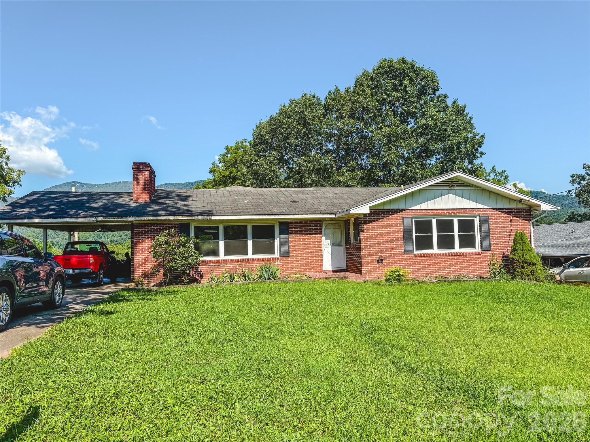 32 Tate Street Waynesville NC 28786
