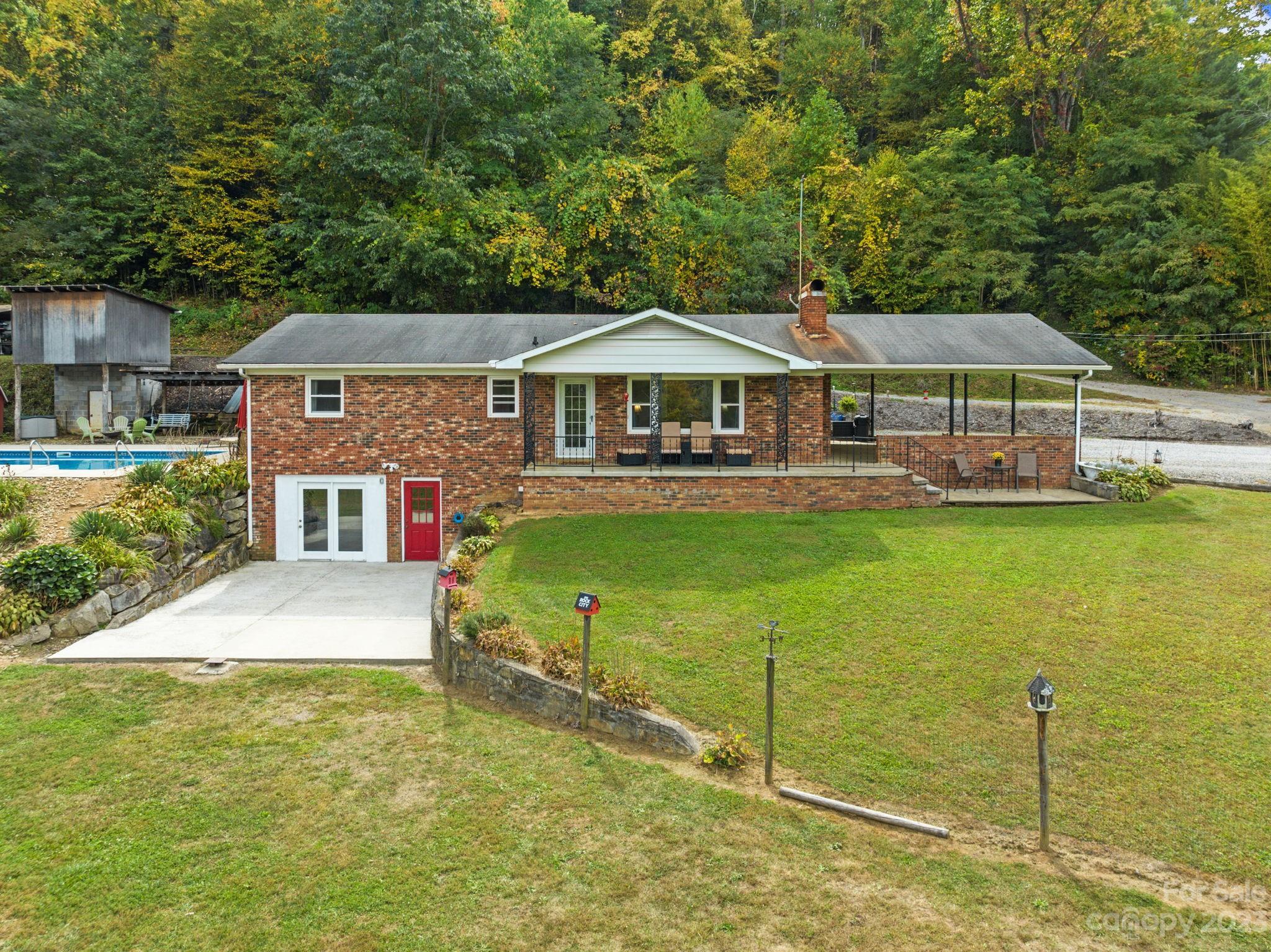 727 Big Cove Road Waynesville NC 28786