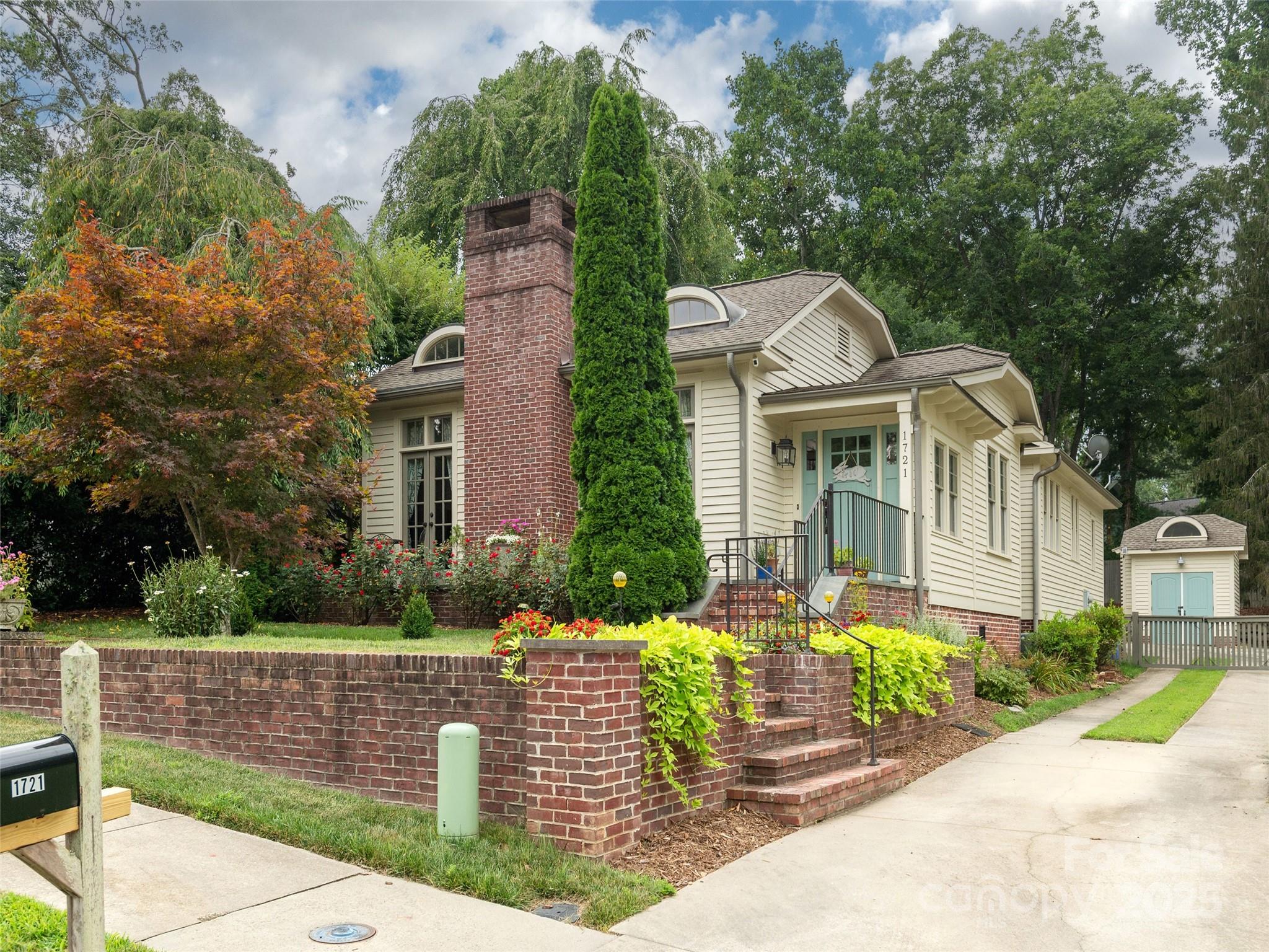1721 Clairmont Drive Hendersonville NC 28791
