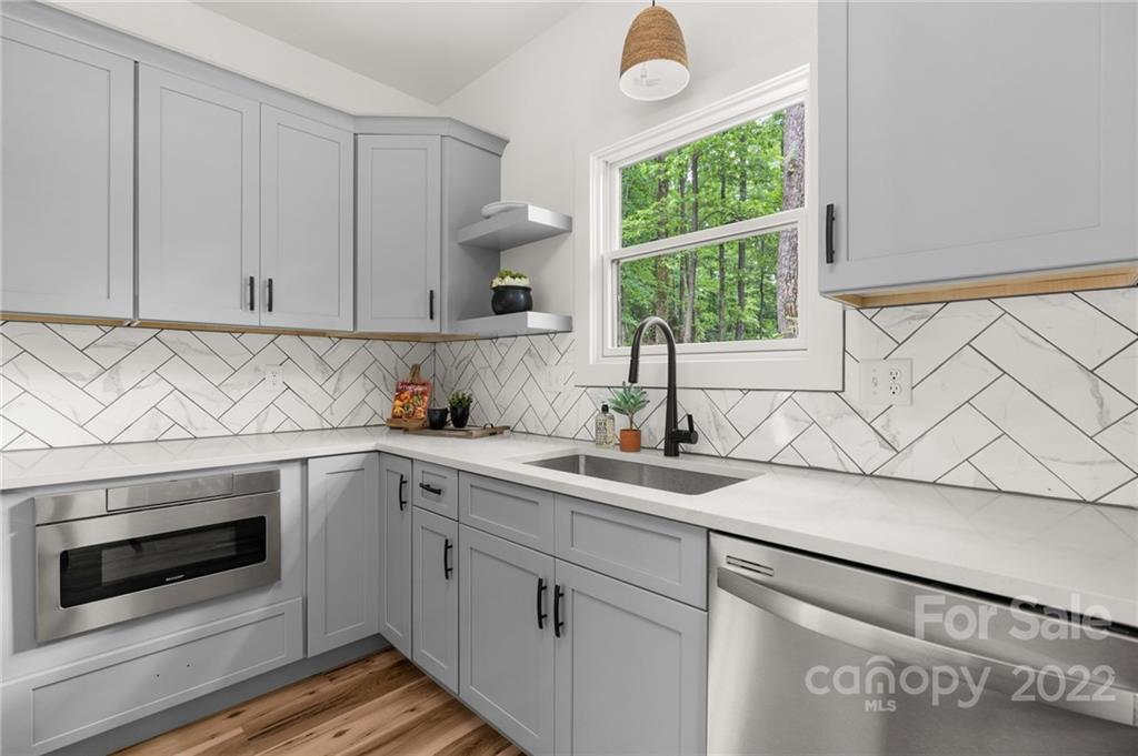 25 Jennifer Drive Hendersonville NC 28791