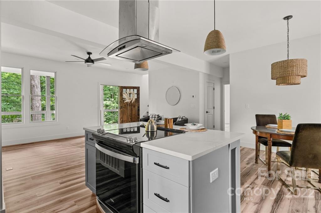 25 Jennifer Drive Hendersonville NC 28791