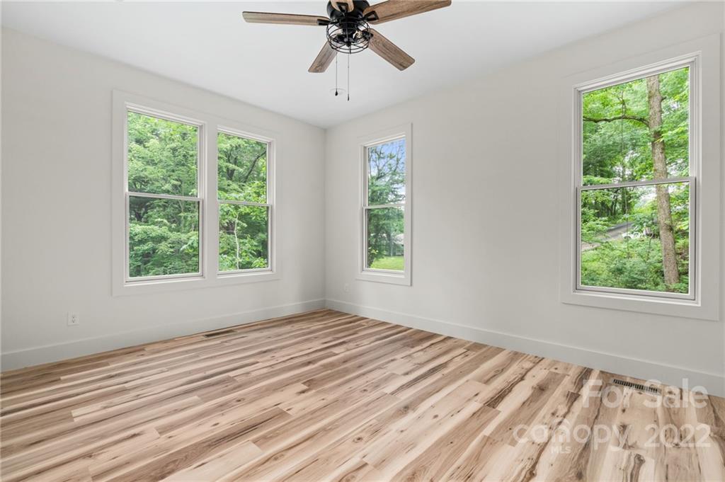 25 Jennifer Drive Hendersonville NC 28791
