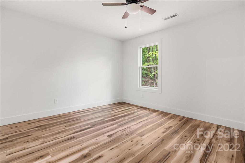 25 Jennifer Drive Hendersonville NC 28791