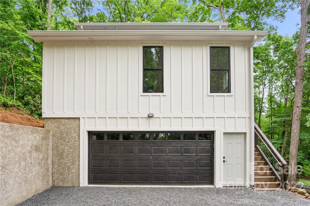 25 Jennifer Drive Hendersonville NC 28791