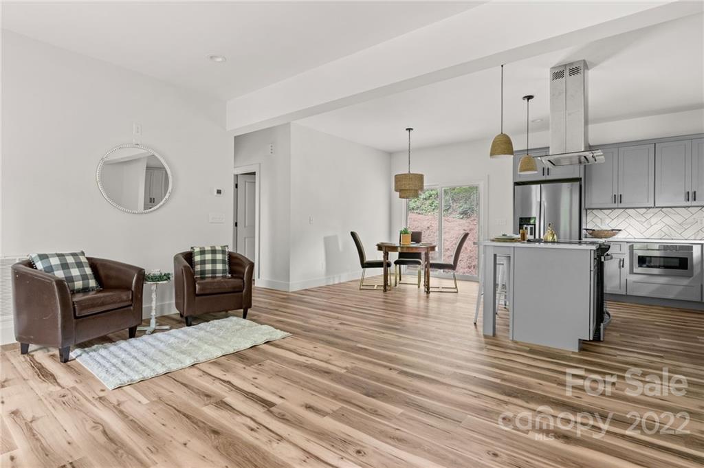 25 Jennifer Drive Hendersonville NC 28791