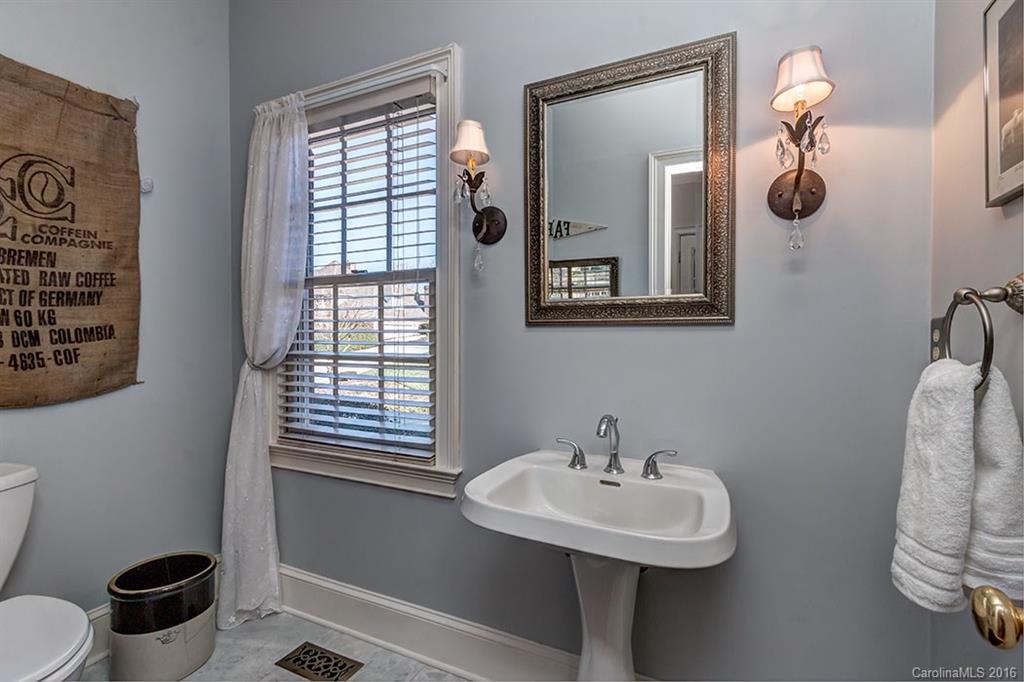15633 Eagleview Drive Charlotte NC 28278