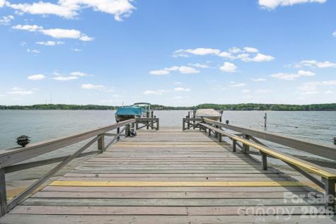 15 King Haigler Chase Street Lake Wylie SC 29710