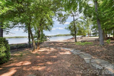 15 King Haigler Chase Street Lake Wylie SC 29710