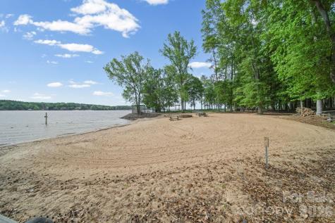 15 King Haigler Chase Street Lake Wylie SC 29710